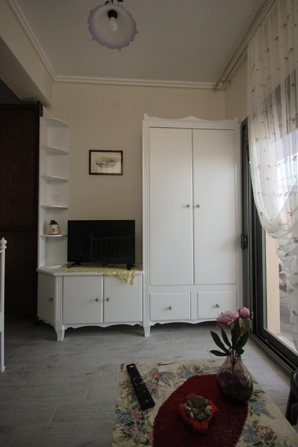 Angels Home Platanitis Luaran gambar